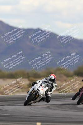 media/Nov-16-2025-Race Pace (Sun) [[8c5fa54630]]/Non Verified Riders (1st 20 Minutes)/5-Turn 15 (110pm)/